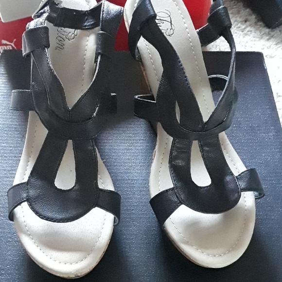 Shoes - Picture 1 of 4